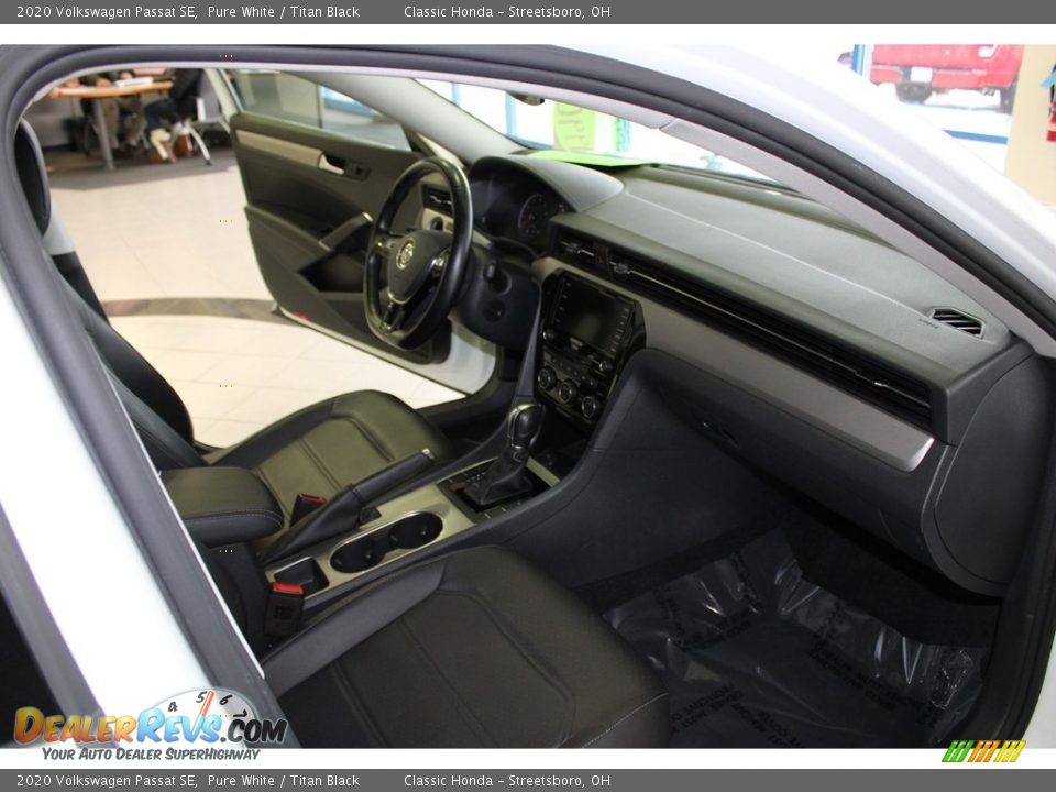 Dashboard of 2020 Volkswagen Passat SE Photo #15