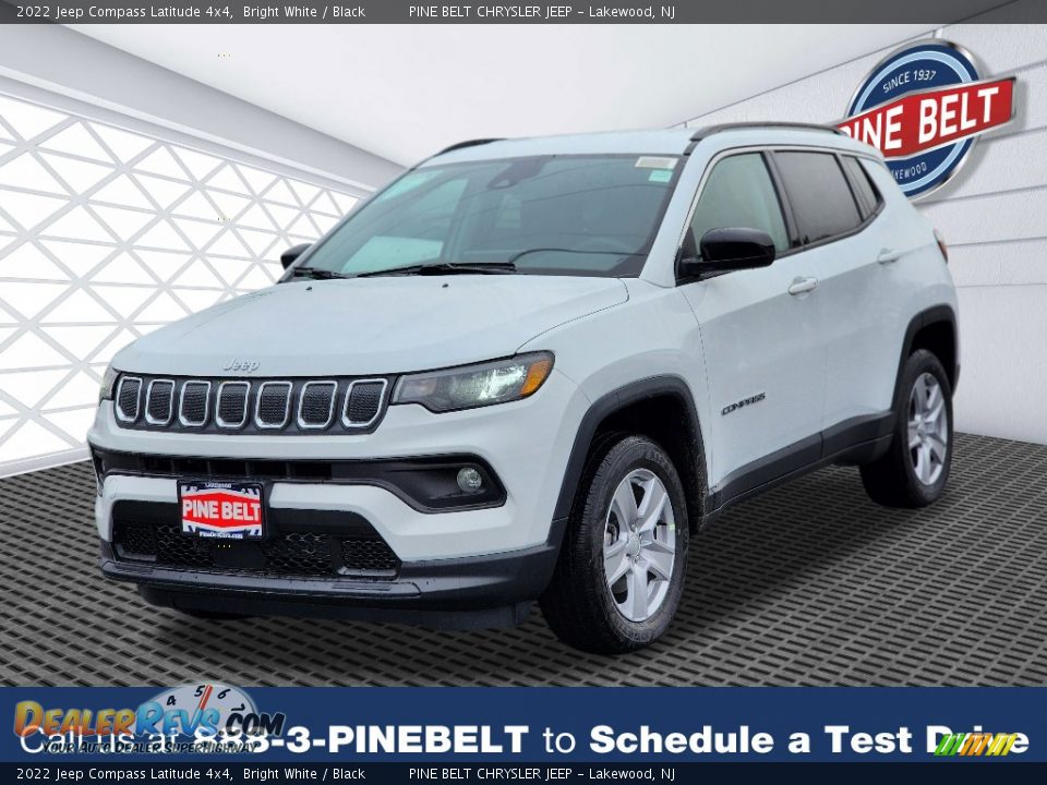 2022 Jeep Compass Latitude 4x4 Bright White / Black Photo #1