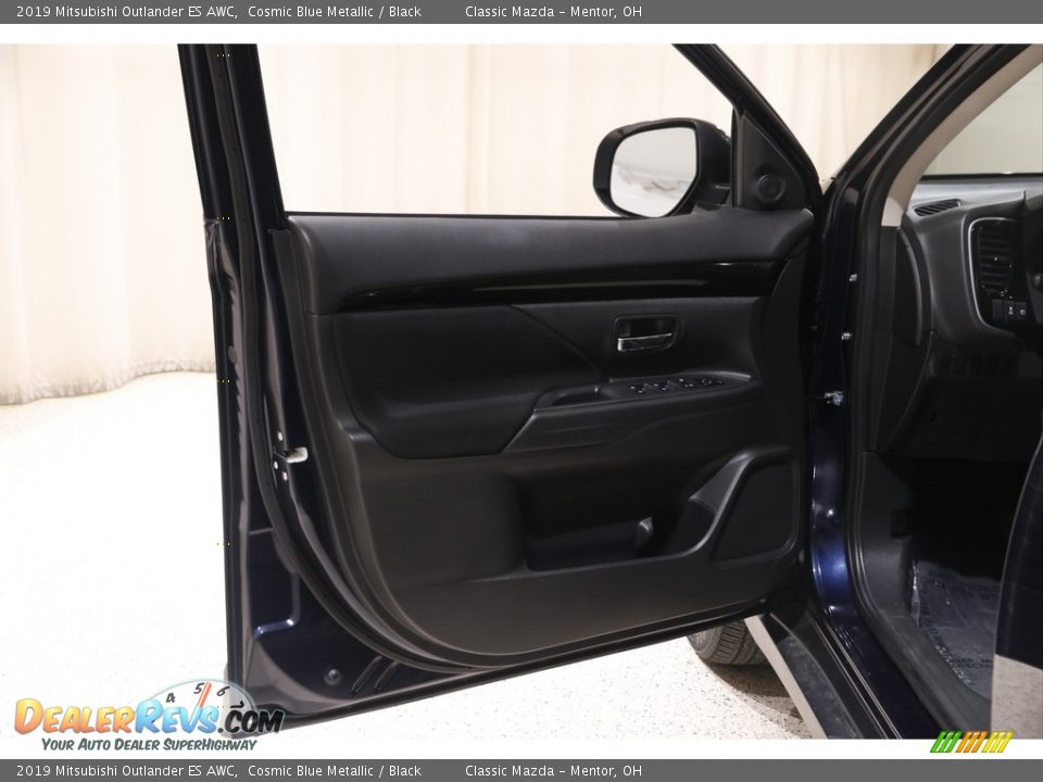 2019 Mitsubishi Outlander ES AWC Cosmic Blue Metallic / Black Photo #4