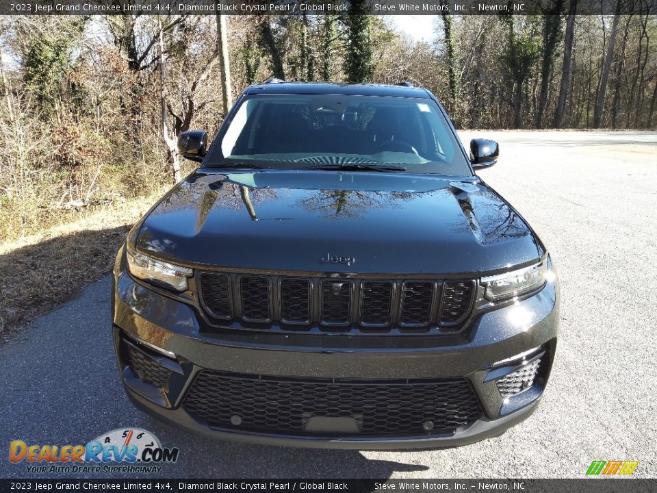 2023 Jeep Grand Cherokee Limited 4x4 Diamond Black Crystal Pearl / Global Black Photo #3