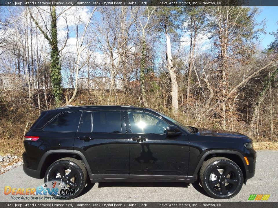 2023 Jeep Grand Cherokee Limited 4x4 Diamond Black Crystal Pearl / Global Black Photo #5