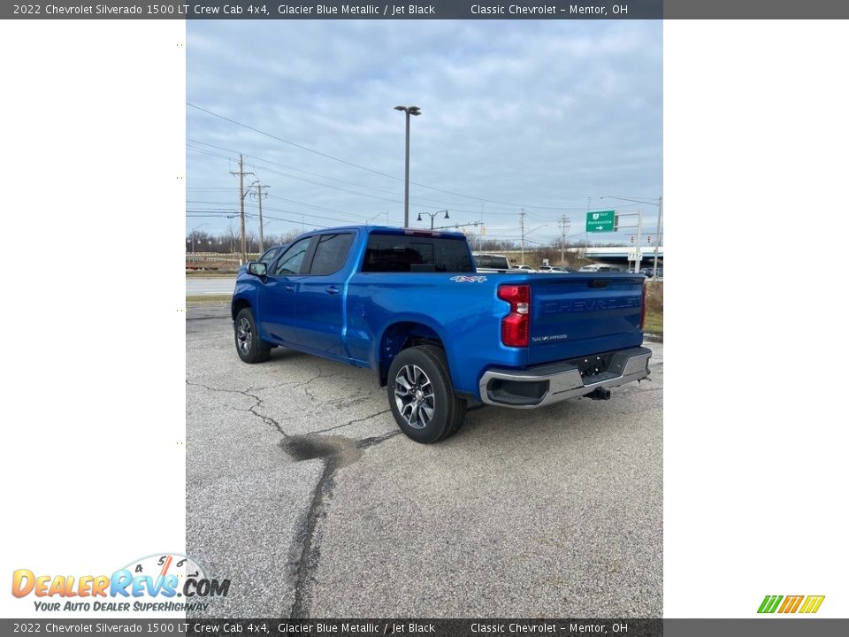 2022 Chevrolet Silverado 1500 LT Crew Cab 4x4 Glacier Blue Metallic / Jet Black Photo #4