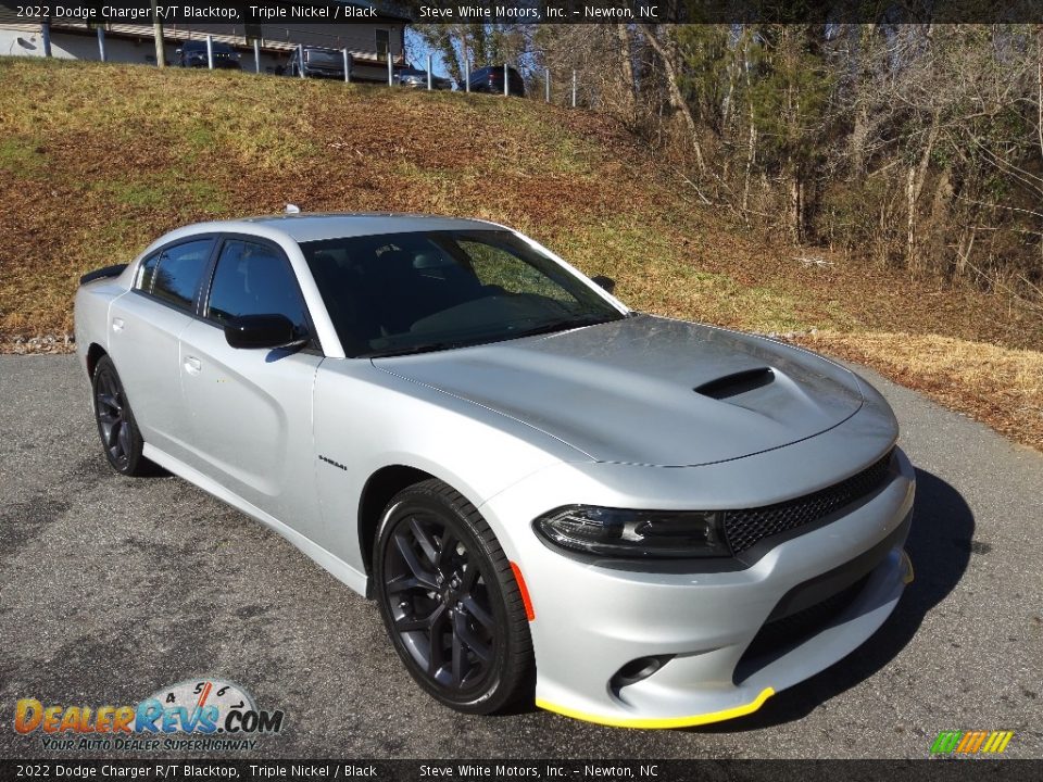 Front 3/4 View of 2022 Dodge Charger R/T Blacktop Photo #4