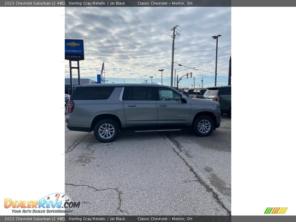 2023 Chevrolet Suburban LS 4WD Sterling Gray Metallic / Jet Black Photo #7