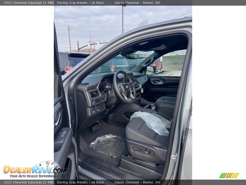 2023 Chevrolet Suburban LS 4WD Sterling Gray Metallic / Jet Black Photo #9