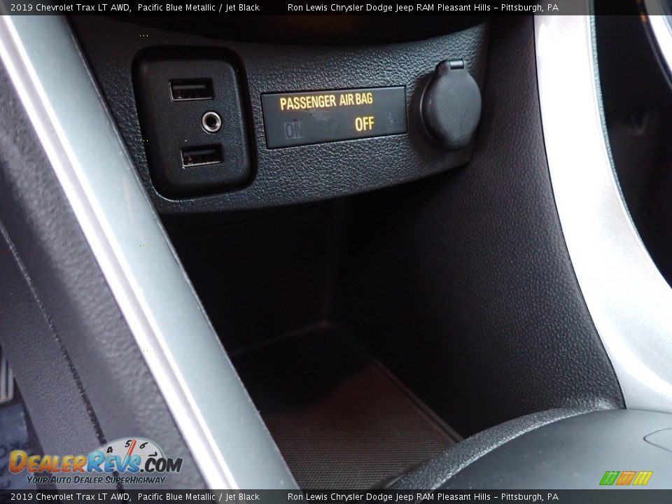 2019 Chevrolet Trax LT AWD Pacific Blue Metallic / Jet Black Photo #17