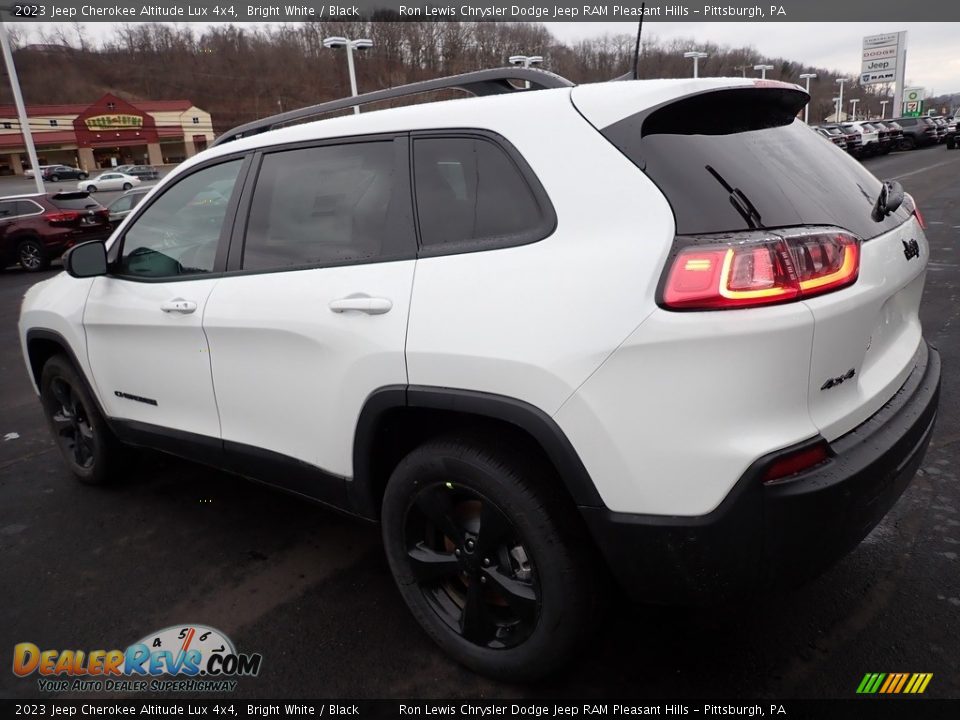 2023 Jeep Cherokee Altitude Lux 4x4 Bright White / Black Photo #3