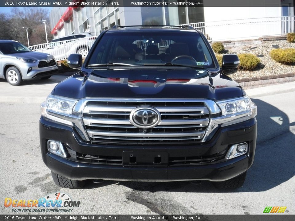 2016 Toyota Land Cruiser 4WD Midnight Black Metallic / Terra Photo #22