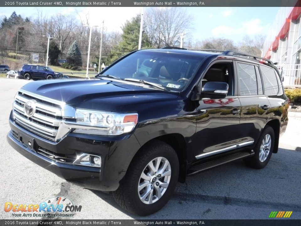 2016 Toyota Land Cruiser 4WD Midnight Black Metallic / Terra Photo #23