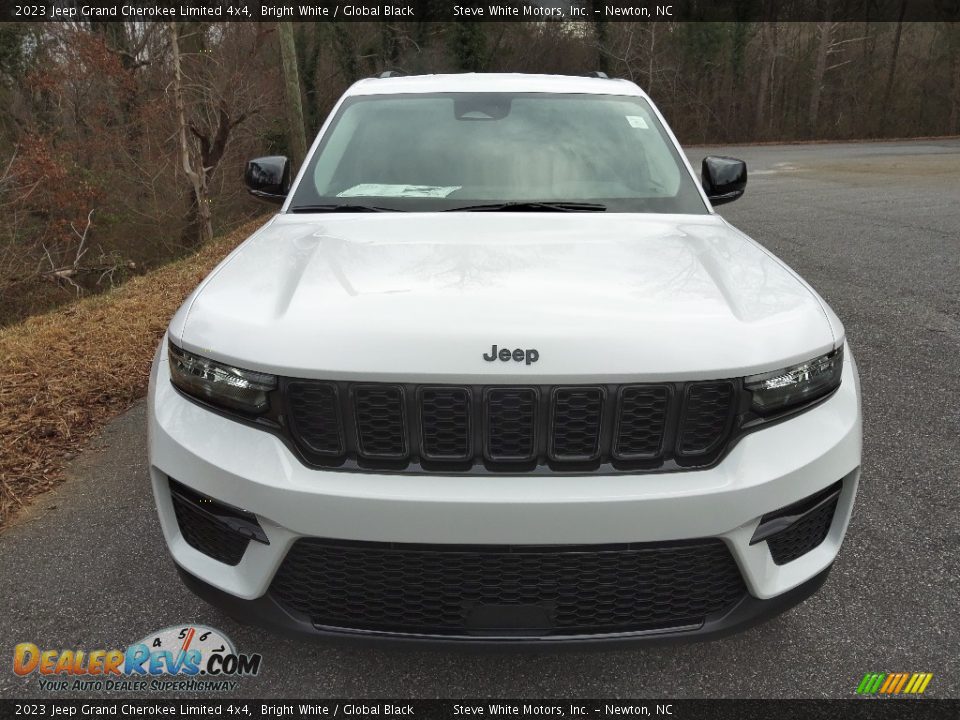 2023 Jeep Grand Cherokee Limited 4x4 Bright White / Global Black Photo #3