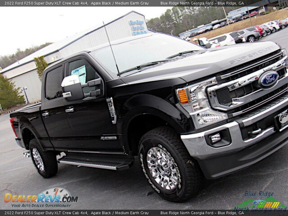 2022 Ford F250 Super Duty XLT Crew Cab 4x4 Agate Black / Medium Earth Gray Photo #26