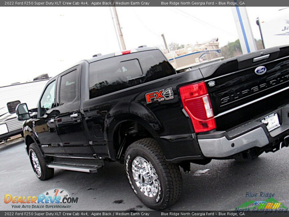 2022 Ford F250 Super Duty XLT Crew Cab 4x4 Agate Black / Medium Earth Gray Photo #28