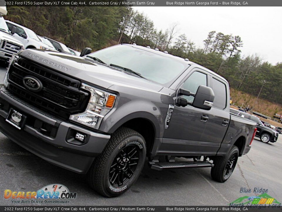 2022 Ford F250 Super Duty XLT Crew Cab 4x4 Carbonized Gray / Medium Earth Gray Photo #26