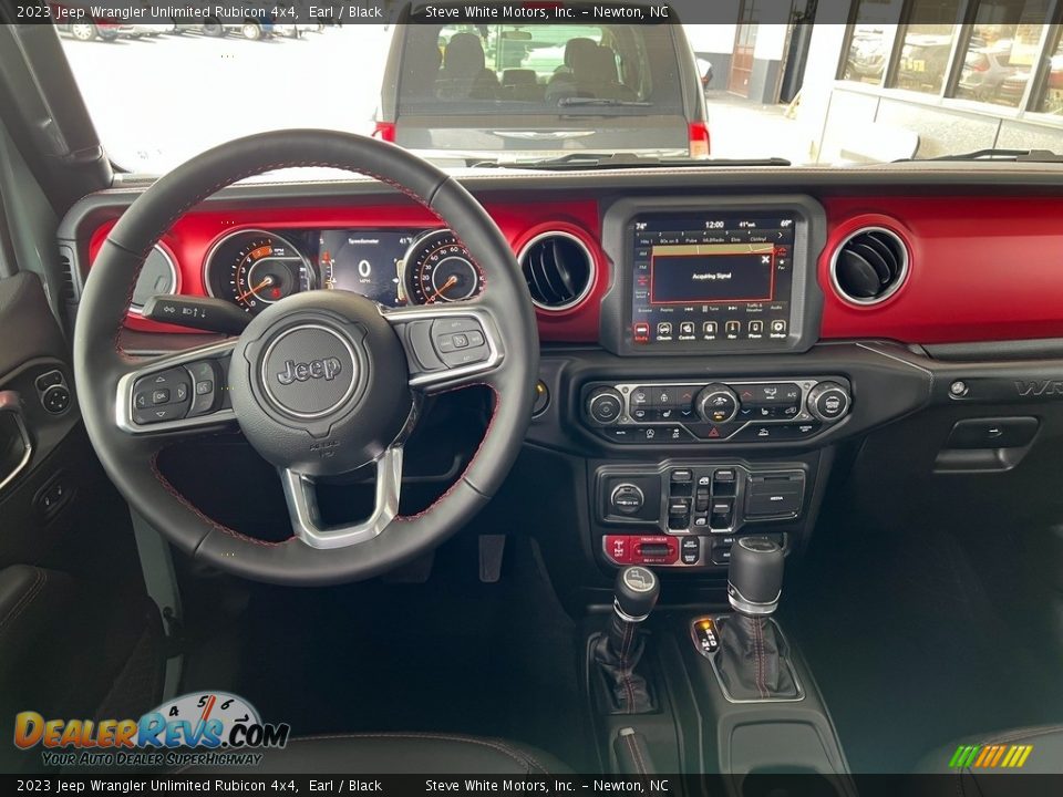 Dashboard of 2023 Jeep Wrangler Unlimited Rubicon 4x4 Photo #18