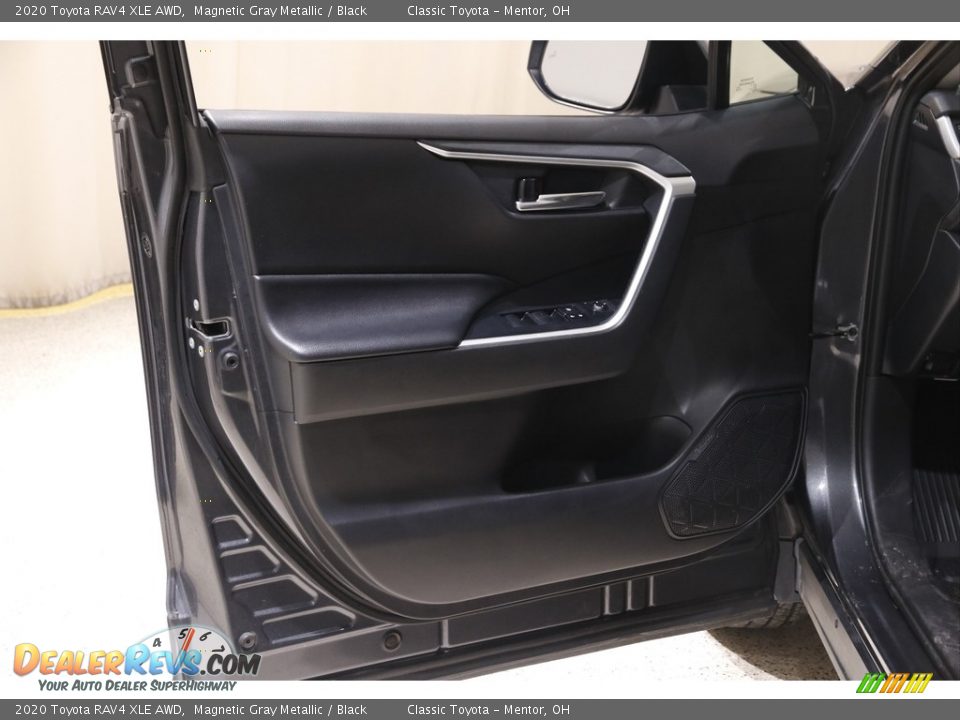 2020 Toyota RAV4 XLE AWD Magnetic Gray Metallic / Black Photo #4