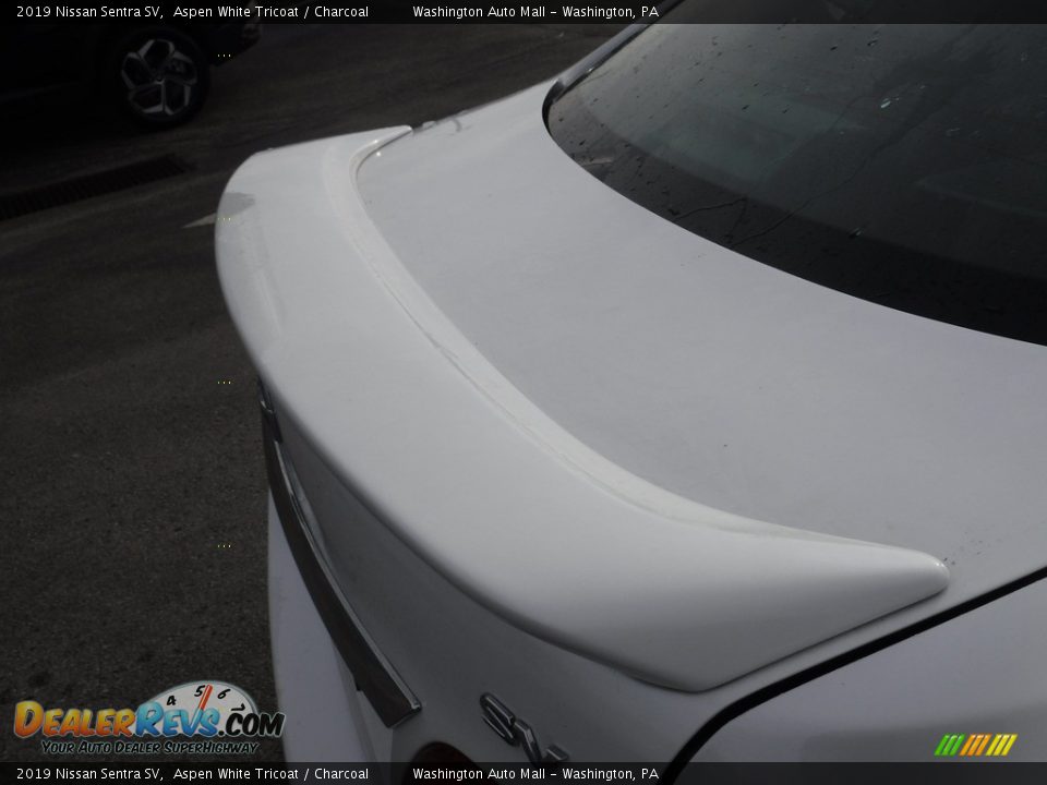 2019 Nissan Sentra SV Aspen White Tricoat / Charcoal Photo #10