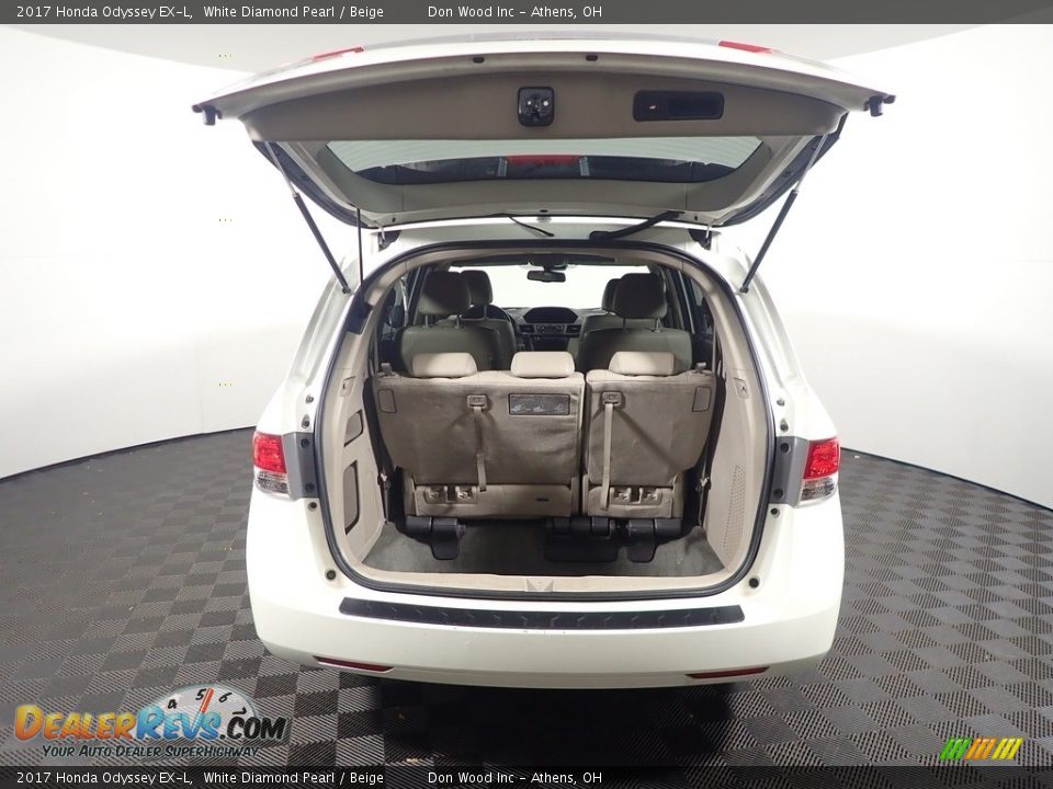 2017 Honda Odyssey EX-L White Diamond Pearl / Beige Photo #13