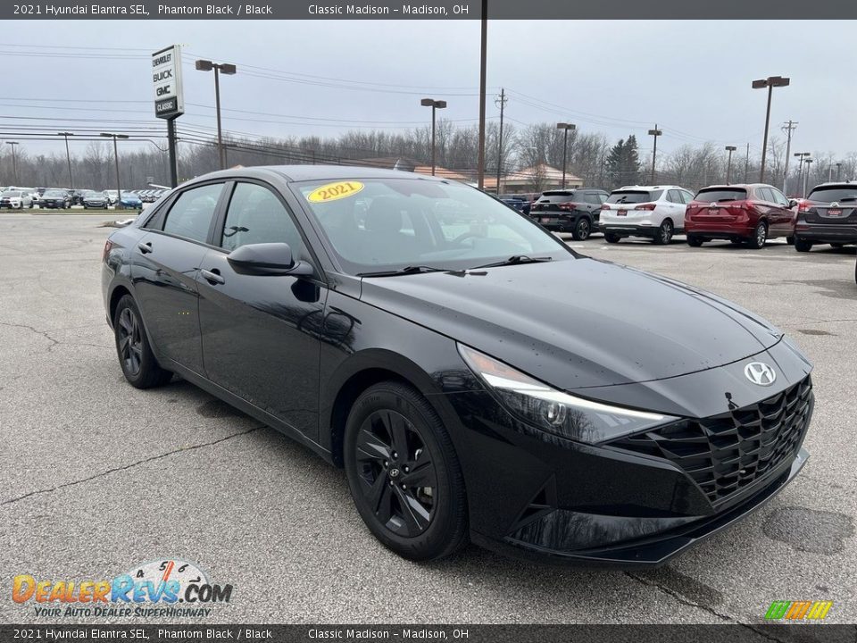 Front 3/4 View of 2021 Hyundai Elantra SEL Photo #4