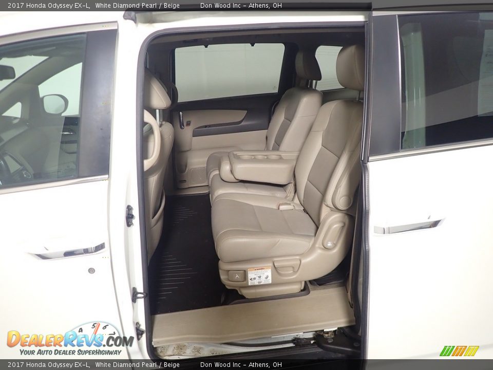 2017 Honda Odyssey EX-L White Diamond Pearl / Beige Photo #32