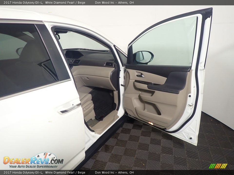 2017 Honda Odyssey EX-L White Diamond Pearl / Beige Photo #35