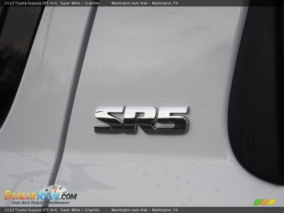 2019 Toyota Sequoia SR5 4x4 Super White / Graphite Photo #12