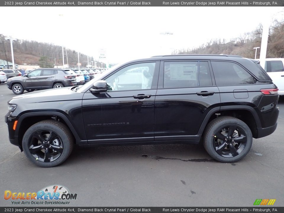 2023 Jeep Grand Cherokee Altitude 4x4 Diamond Black Crystal Pearl / Global Black Photo #2