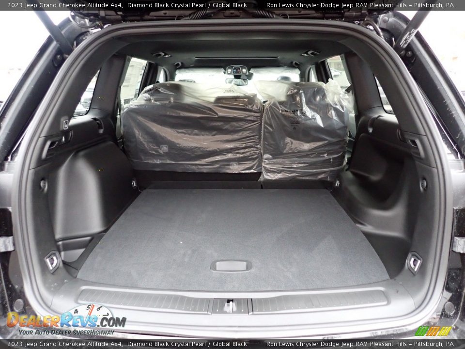 2023 Jeep Grand Cherokee Altitude 4x4 Diamond Black Crystal Pearl / Global Black Photo #5