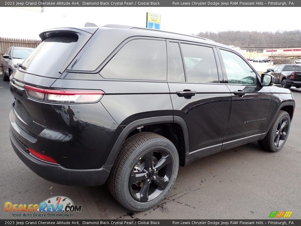 2023 Jeep Grand Cherokee Altitude 4x4 Diamond Black Crystal Pearl / Global Black Photo #6
