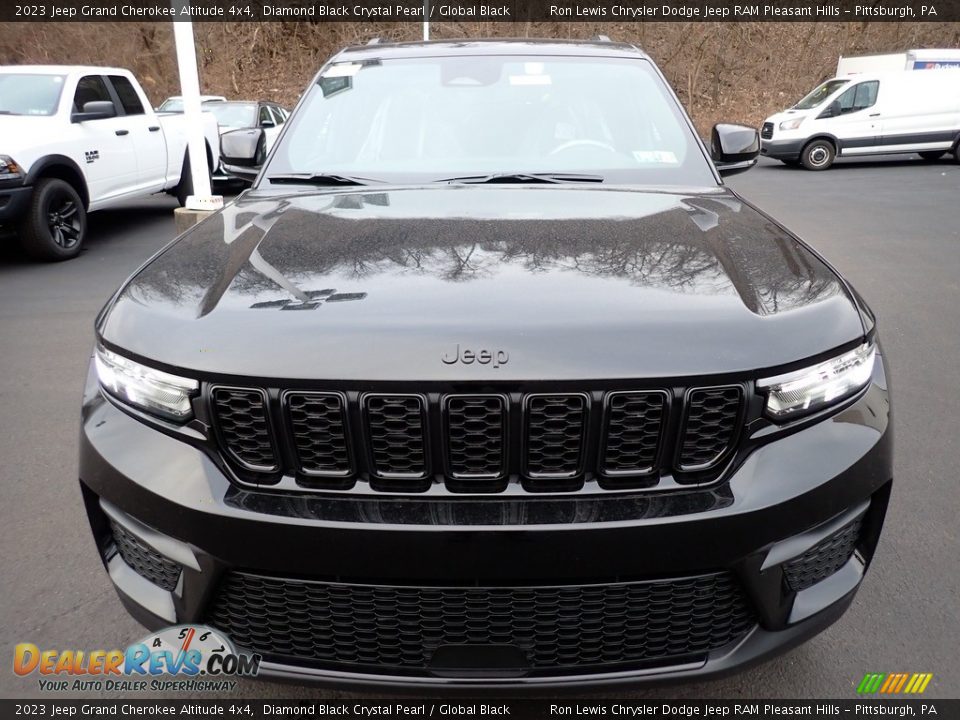 2023 Jeep Grand Cherokee Altitude 4x4 Diamond Black Crystal Pearl / Global Black Photo #9