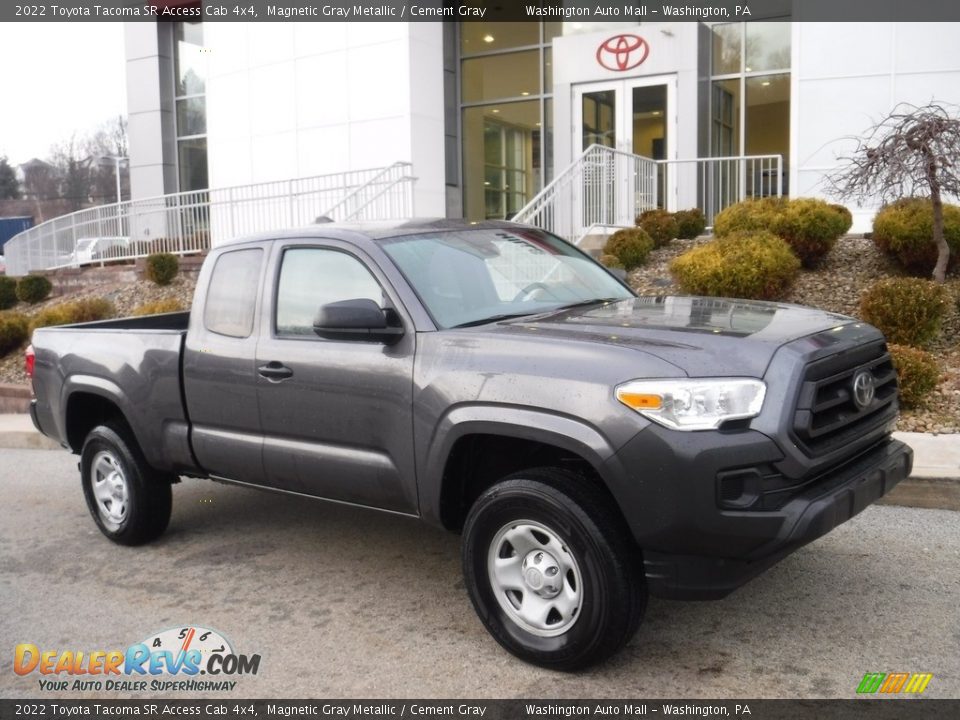 Front 3/4 View of 2022 Toyota Tacoma SR Access Cab 4x4 Photo #1