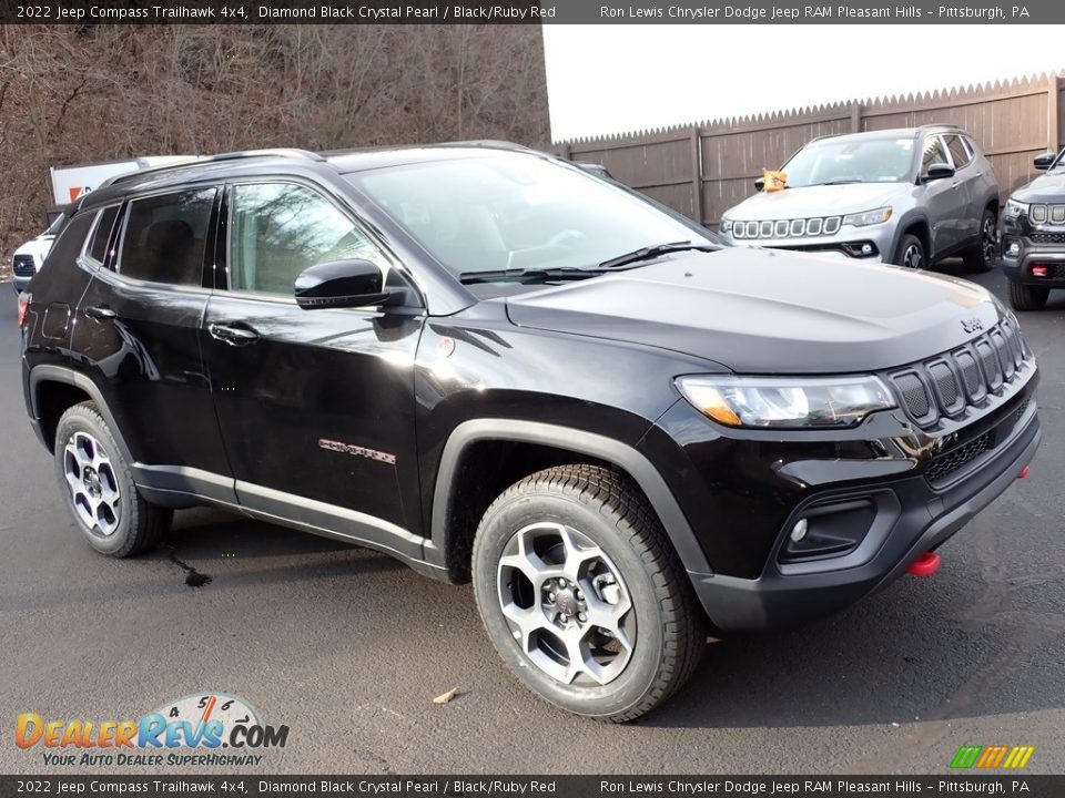 Front 3/4 View of 2022 Jeep Compass Trailhawk 4x4 Photo #8