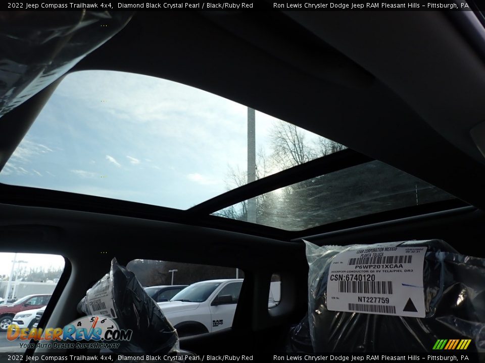 2022 Jeep Compass Trailhawk 4x4 Diamond Black Crystal Pearl / Black/Ruby Red Photo #16