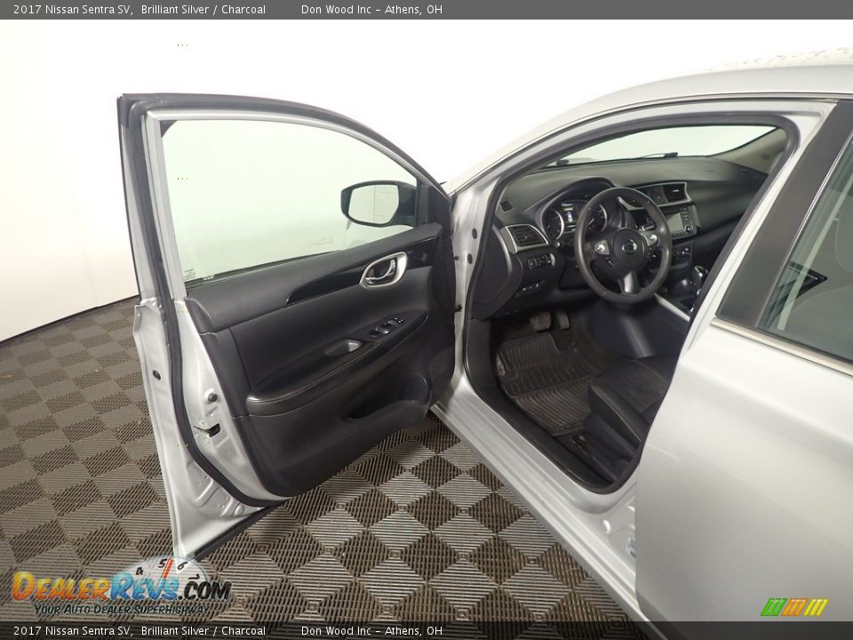 2017 Nissan Sentra SV Brilliant Silver / Charcoal Photo #16