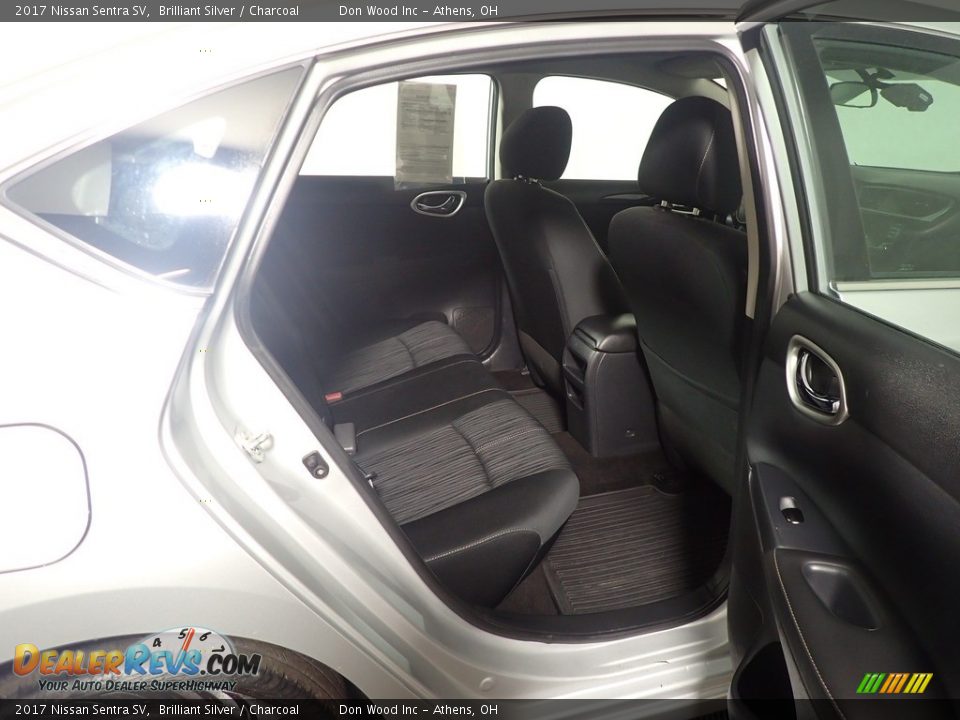 2017 Nissan Sentra SV Brilliant Silver / Charcoal Photo #32