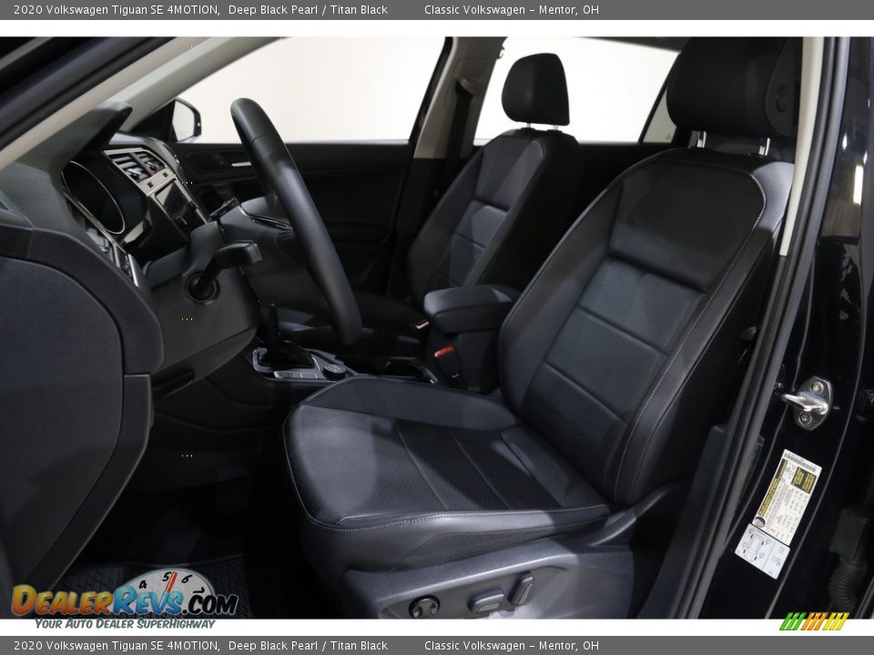 Front Seat of 2020 Volkswagen Tiguan SE 4MOTION Photo #5