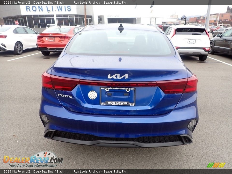 2023 Kia Forte LXS Deep Sea Blue / Black Photo #7
