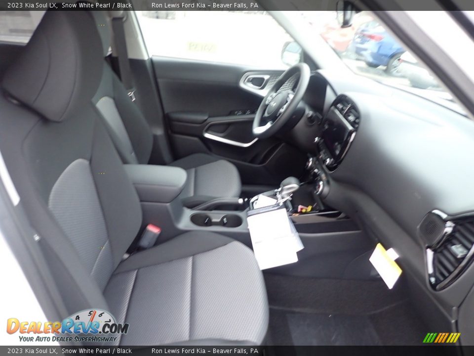 2023 Kia Soul LX Snow White Pearl / Black Photo #11