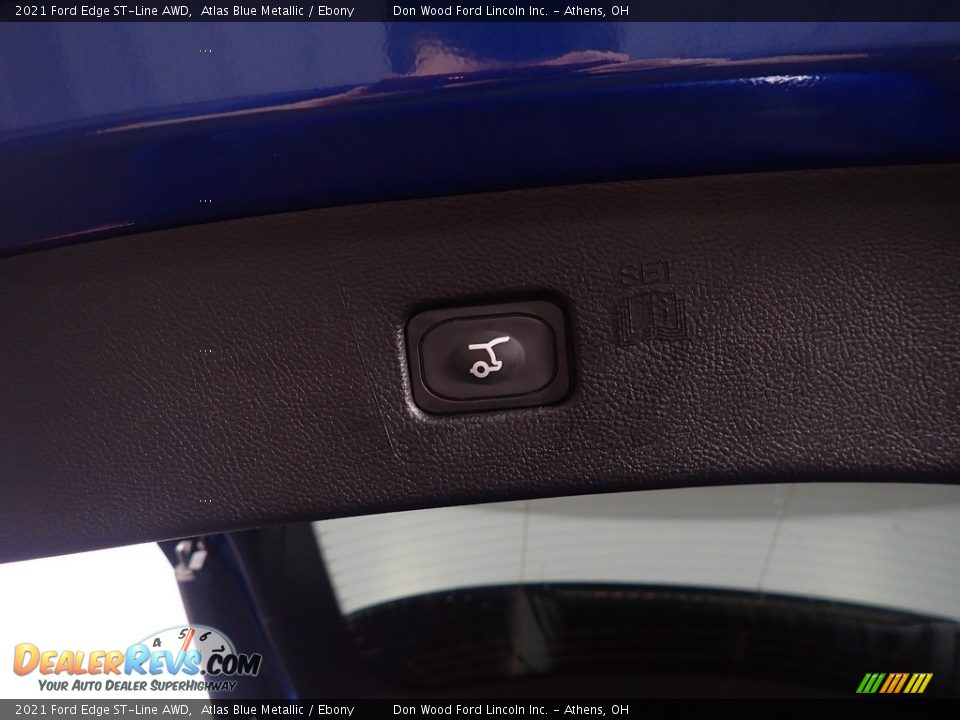 Controls of 2021 Ford Edge ST-Line AWD Photo #16