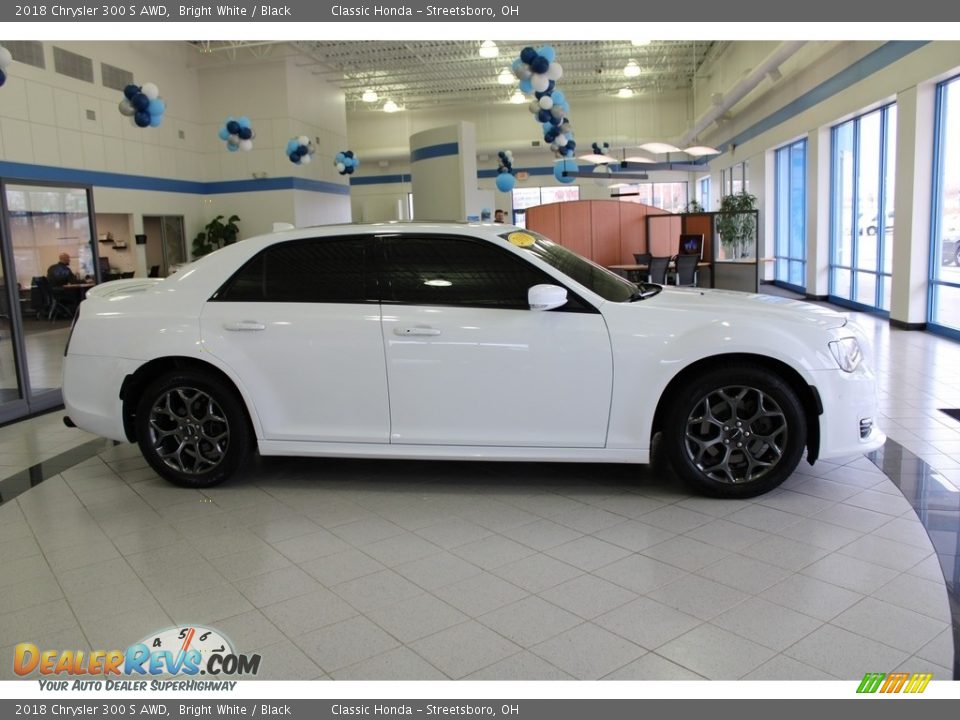 2018 Chrysler 300 S AWD Bright White / Black Photo #4