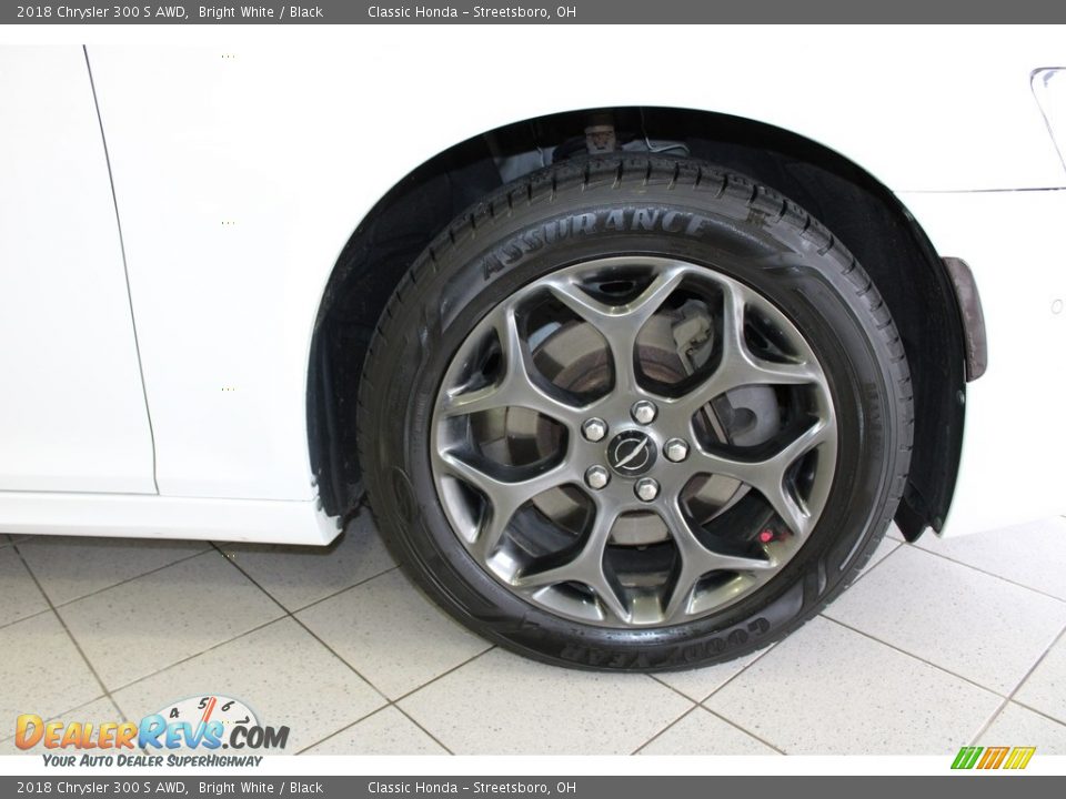 2018 Chrysler 300 S AWD Bright White / Black Photo #5