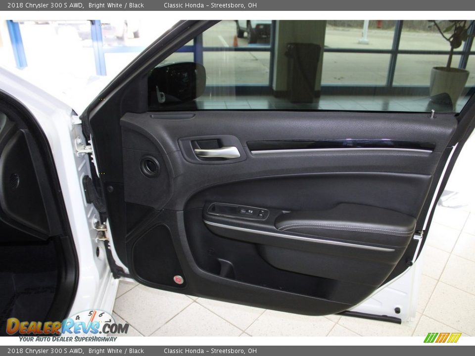 2018 Chrysler 300 S AWD Bright White / Black Photo #15