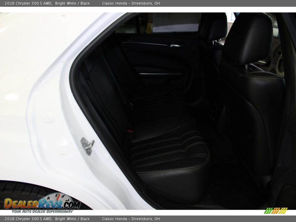2018 Chrysler 300 S AWD Bright White / Black Photo #20