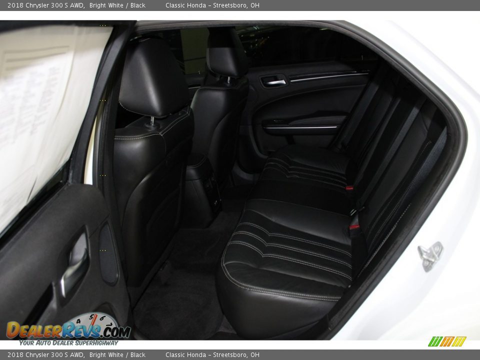2018 Chrysler 300 S AWD Bright White / Black Photo #26