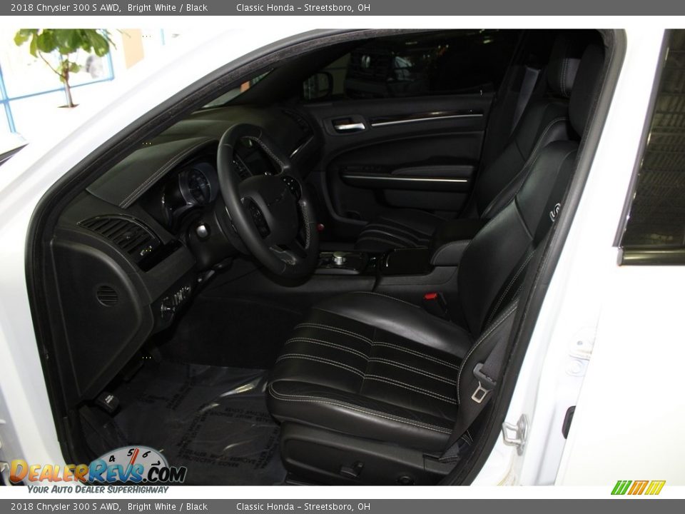 2018 Chrysler 300 S AWD Bright White / Black Photo #29