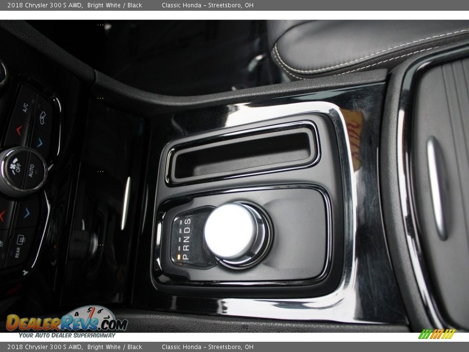 2018 Chrysler 300 S AWD Bright White / Black Photo #34