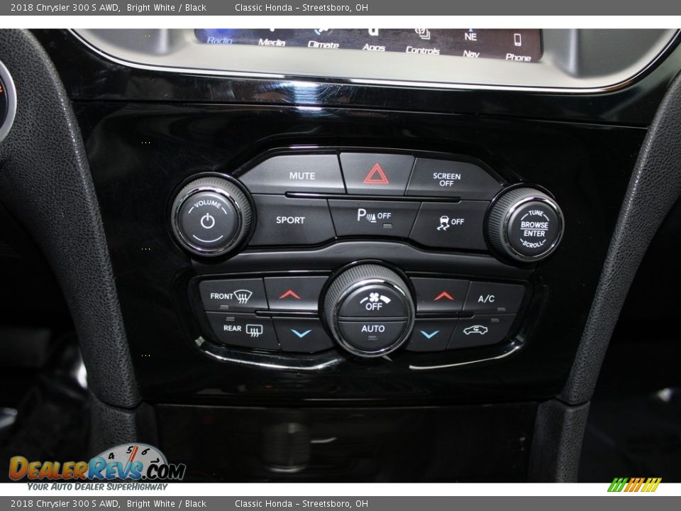2018 Chrysler 300 S AWD Bright White / Black Photo #35