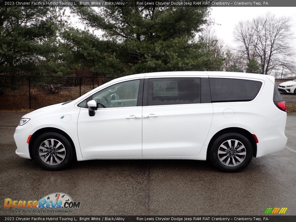 Bright White 2023 Chrysler Pacifica Hybrid Touring L Photo #2