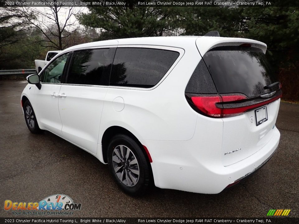 2023 Chrysler Pacifica Hybrid Touring L Bright White / Black/Alloy Photo #3