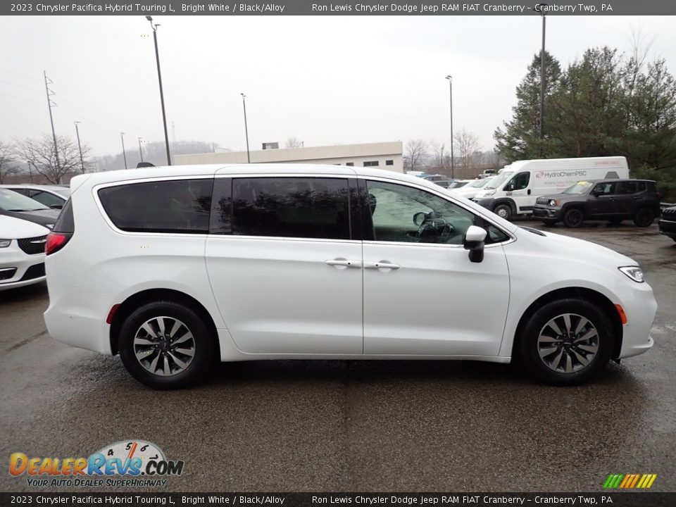 Bright White 2023 Chrysler Pacifica Hybrid Touring L Photo #6