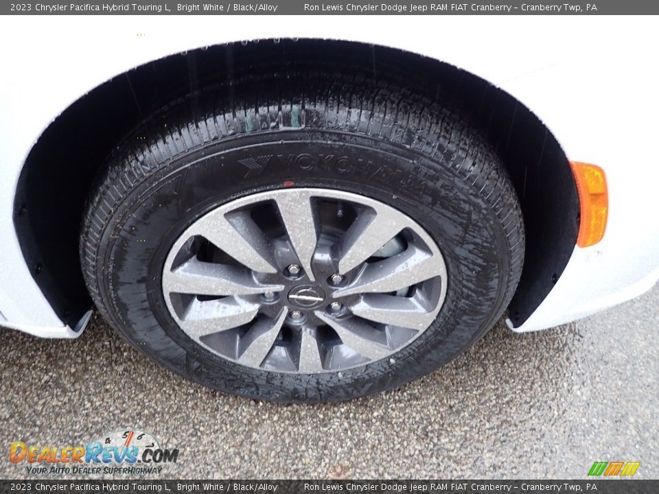 2023 Chrysler Pacifica Hybrid Touring L Wheel Photo #9